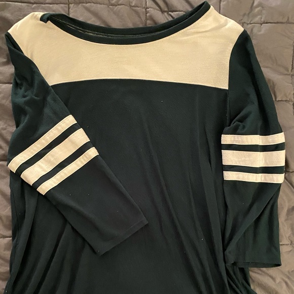 Green baseball style tee - Picture 3 of 3